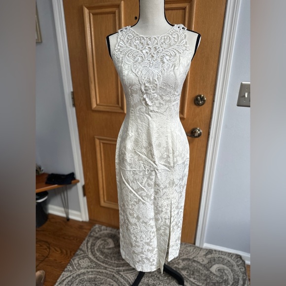 Vintage Cream Embroidered Lace Dress with Side Slit – Size S (Approx. 2/4) - Picture 1 of 11